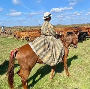 Meet your Posher, Holly